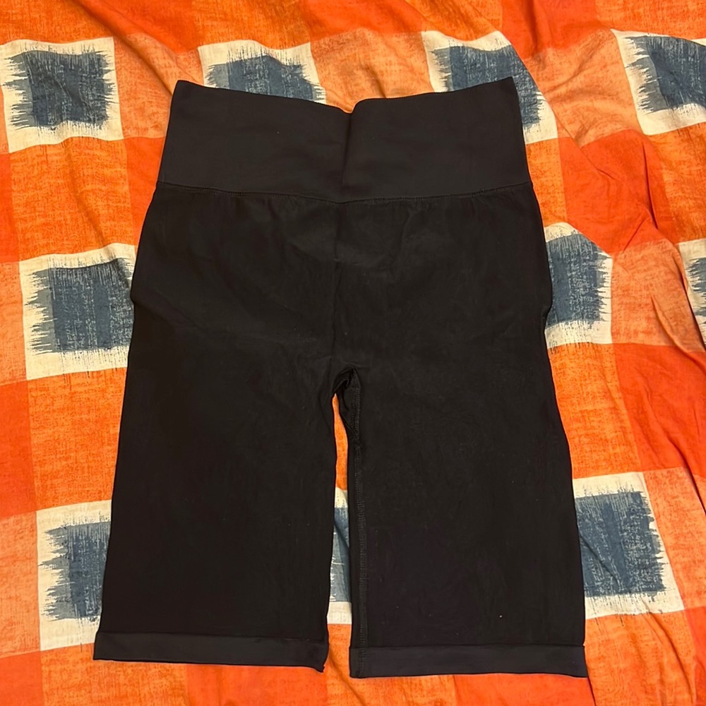 Black bicker shorts